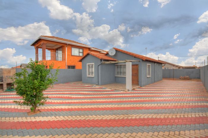 Property #ENT0274671, House sold in Protea Glen