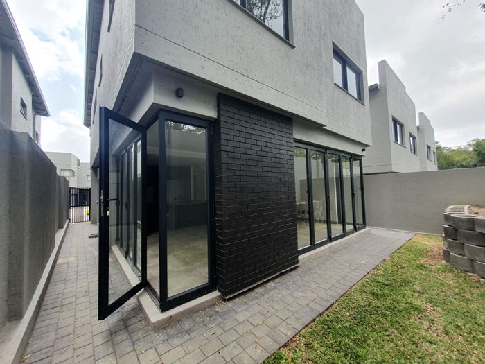 Modern Bryanston Townhouse for Sale: 4 Beds, Security, Prime Location Near Schools