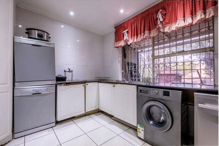 Property #ENT0274841, House for sale in Johannesburg Central