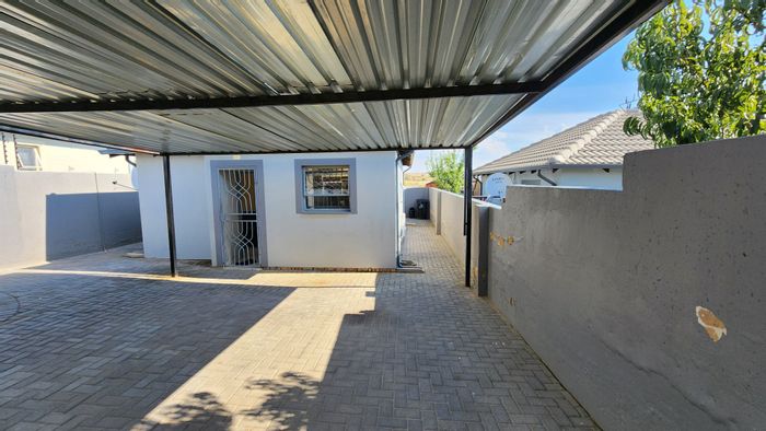 Property #ENT0274955, House for sale in Riverside View Ext 34