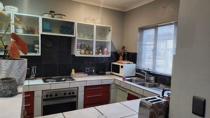 Property #ENT0274992, Apartment for sale in Sonheuwel Ext 1
