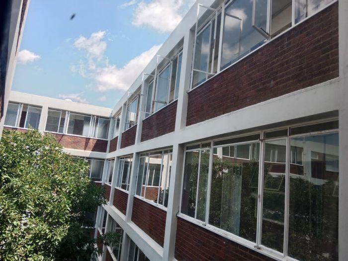 Property #ENT0274912, Apartment for sale in Yeoville