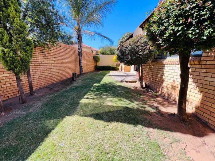 Property #ENT0274922, Townhouse for sale in Halfway Gardens
