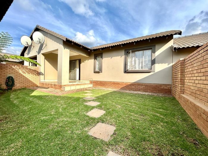 Property #ENT0274936, Townhouse for sale in Mooikloof Ridge