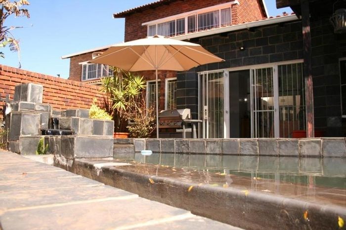 Property #ENT0275170, Townhouse for sale in Northcliff