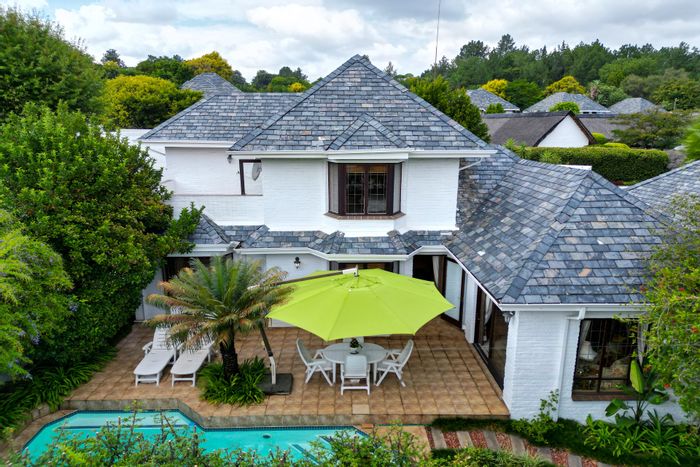 Bryanston East Cluster For Sale: Pool, Garden, 24-Hour Security, Near Top Schools.