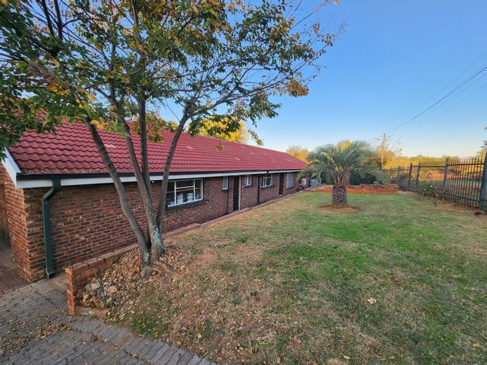 Property #ENT0275187, House for sale in Meyerton Ext