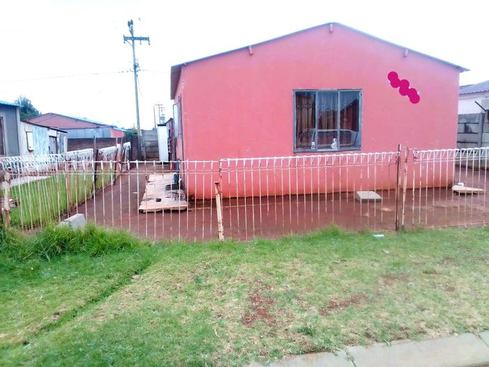 Property #ENT0275196, House for sale in Etwatwa