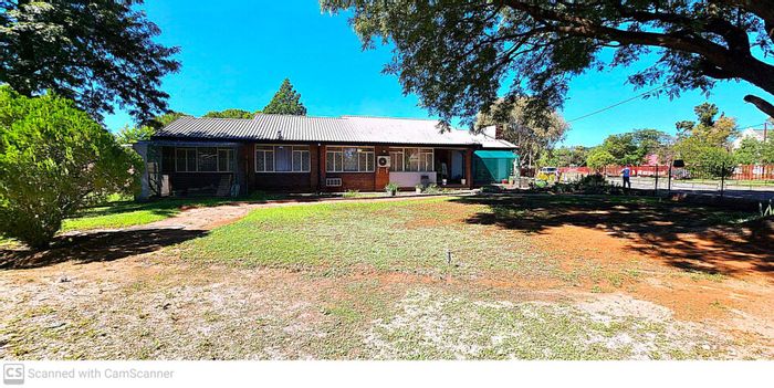 Property #ENT0275300, House for sale in Boshof Central