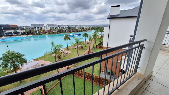 For Sale: Apartment in Blyde Riverwalk Estate with pool, gym, and lagoon access.