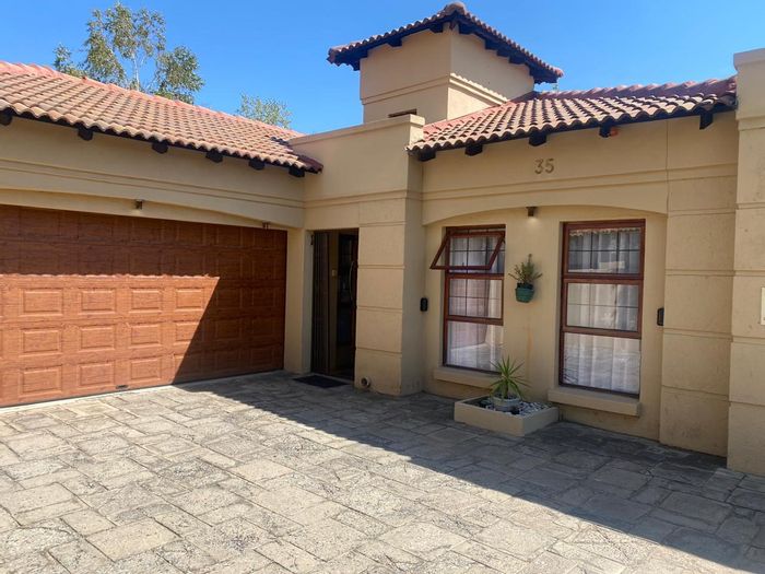 Property #ENT0275750, House for sale in Secunda Central