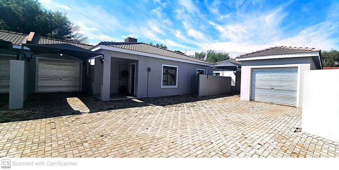Property #ENT0275715, Townhouse for sale in Rhodesdene