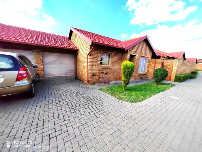 Property #ENT0275871, Townhouse rental monthly in Magalieskruin