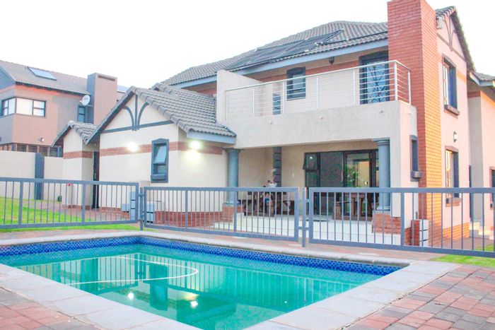Property #ENT0275817, House for sale in Rietvlei Heights Country Estate