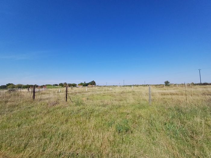 9 Ha Small Holding for Sale in Klerksdorp Rural - Ideal for Farming!