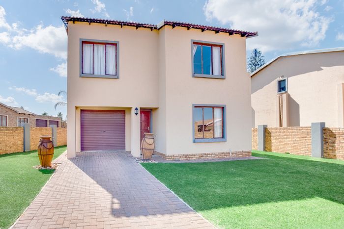 Property #ENT0276175, Townhouse for sale in Rand Lease