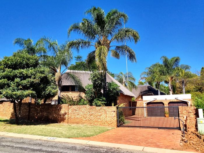 Property #ENT0276133, Duet for sale in Garsfontein