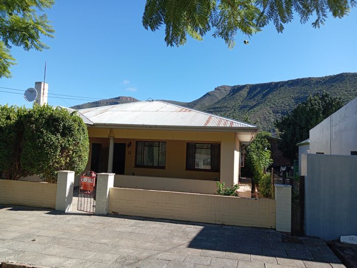 Property #ENT0276241, House for sale in Graaff-reinet Central