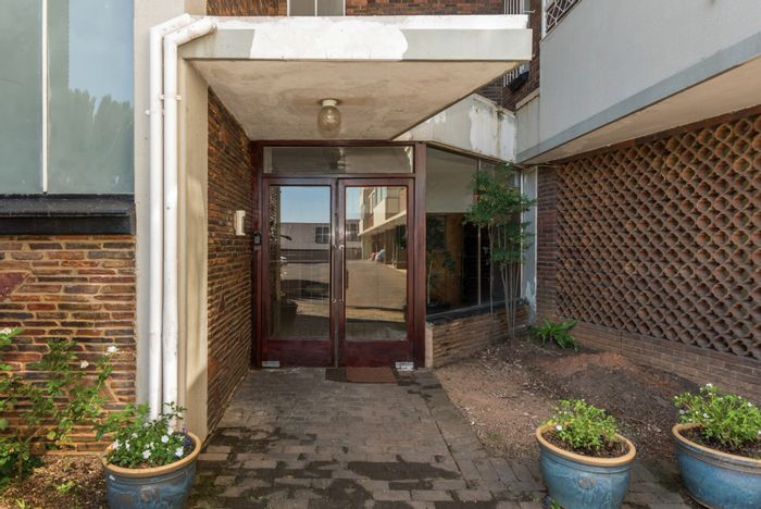 Property #ENT0276252, Apartment for sale in Craighall Park