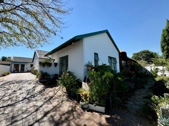 Property #ENT0276255, House for sale in Secunda Central