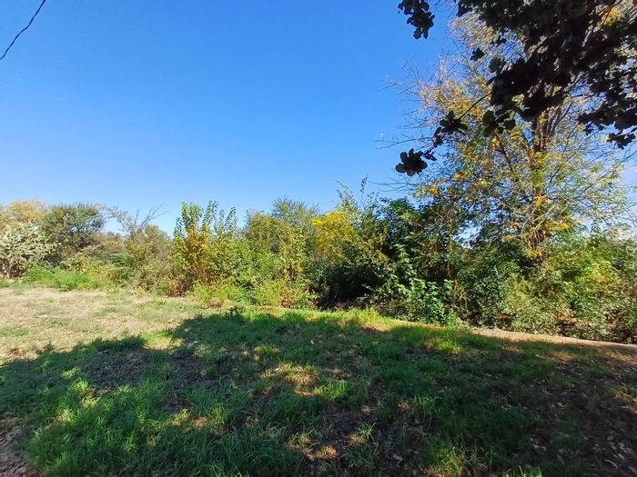 Vaal Park Farm For Sale: 8.4 HA with 200m riverfront, ideal for development.