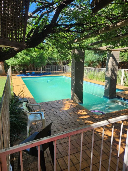 For Sale: House in Vanderbijlpark Central with 3 beds, pool, and entertainment area.