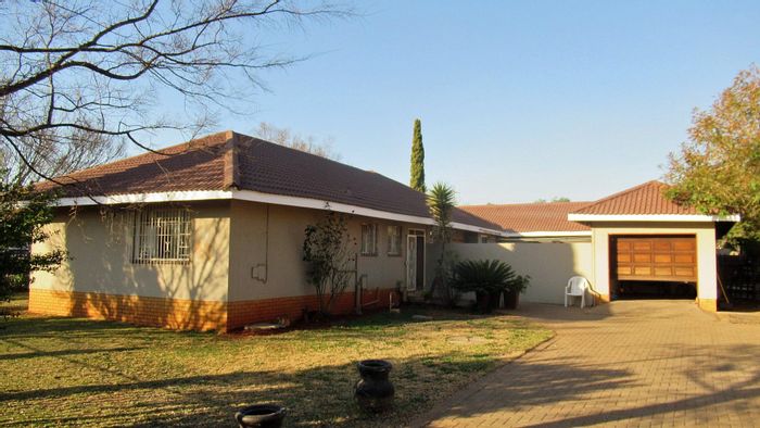 Property #ENT0276351, House for sale in Vaalpark
