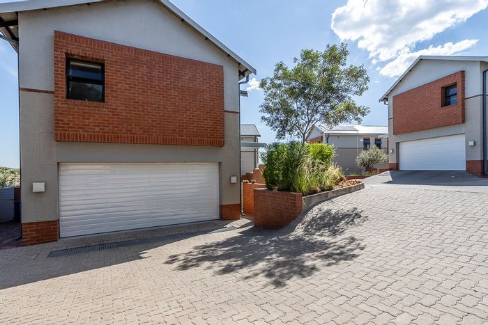 Property #ENT0276357, Townhouse for sale in The Hills Game Reserve Estate