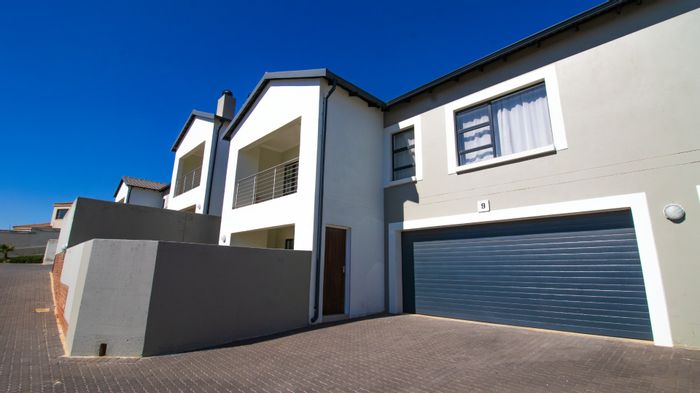 For Sale: Townhouse in Constantia Kloof with garden, security, and fiber connectivity.