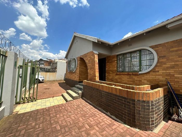 Property #ENT0276487, House for sale in Auckland Park