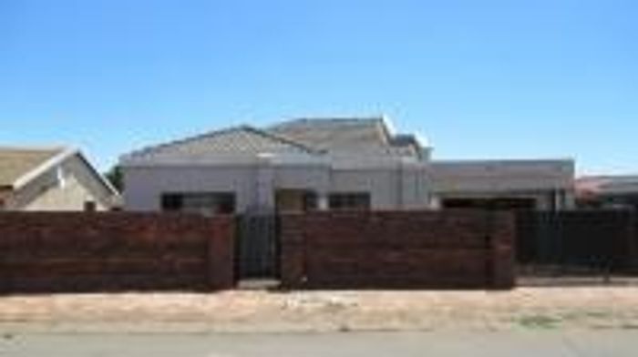 Property #ENT0276405, House for sale in East Rand