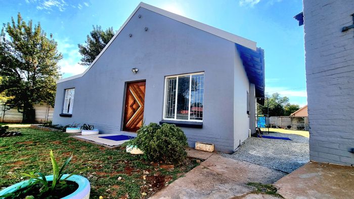 Property #ENT0276411, House for sale in Stilfontein Central