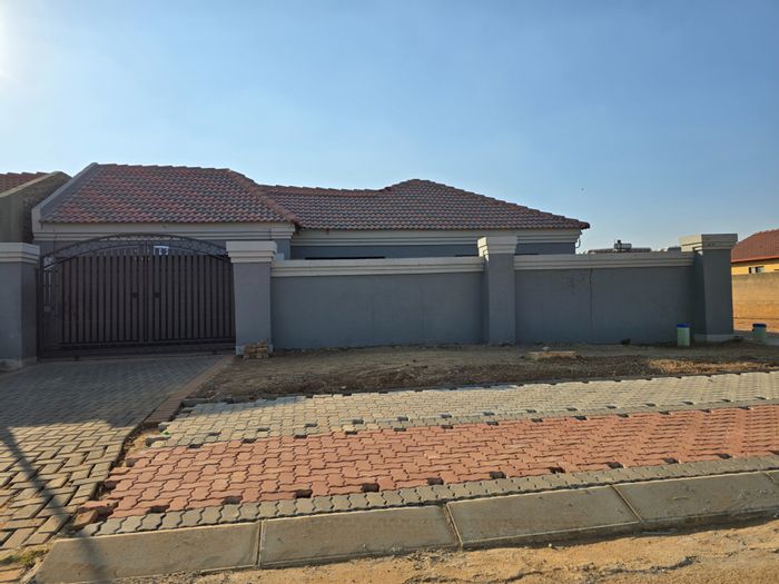Property #ENT0276419, House for sale in Daveyton