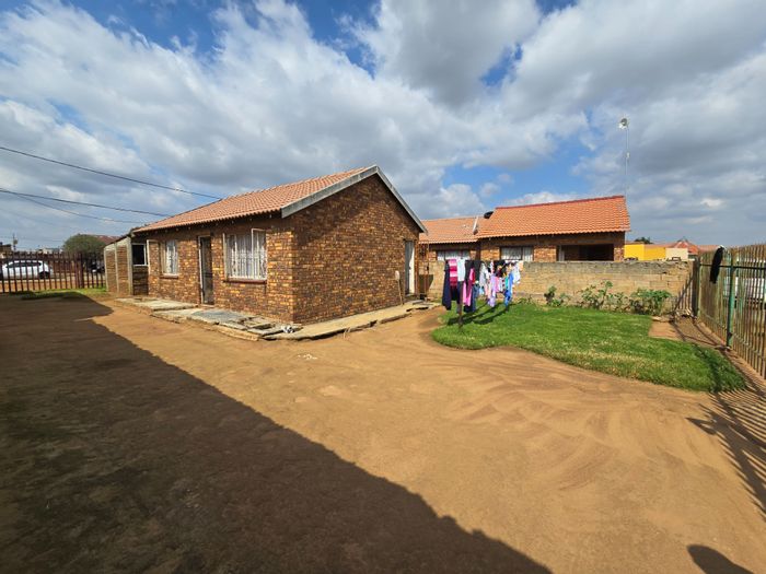 Property #ENT0276435, House for sale in Tsakane