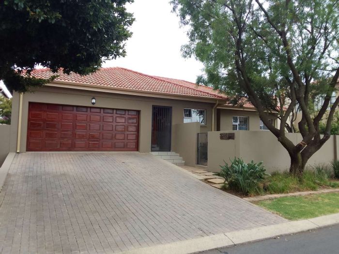 Property #ENT0276529, House for sale in Greenstone Hill