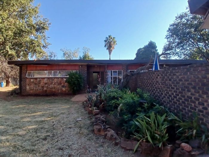 Property #ENT0276672, House for sale in Stilfontein Ext 4