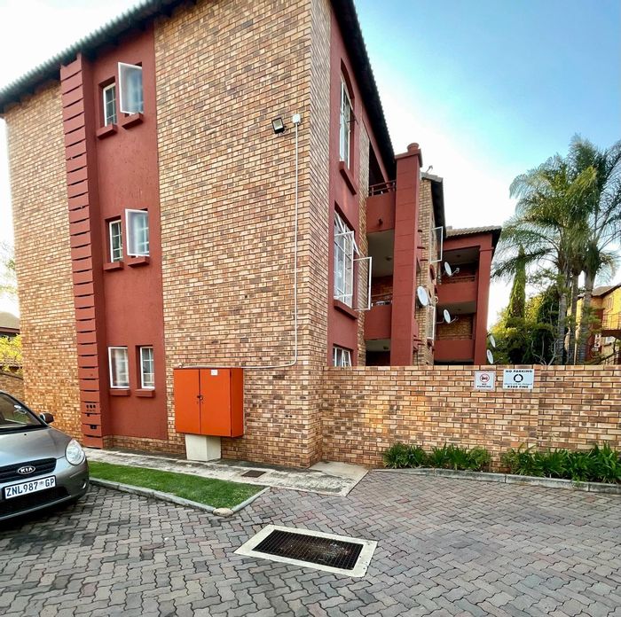 Property #ENT0276744, Townhouse rental monthly in Die Hoewes