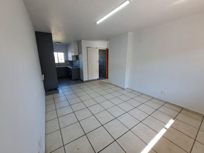 For Sale: Mountain View Apartment with 2 Bedrooms, renovated kitchen, parking, and security.