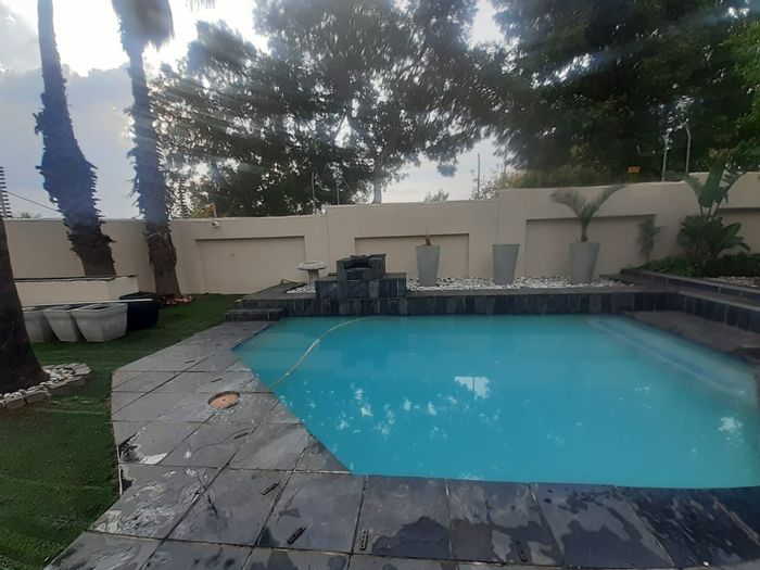 Property #ENT0276701, House for sale in Sunninghill