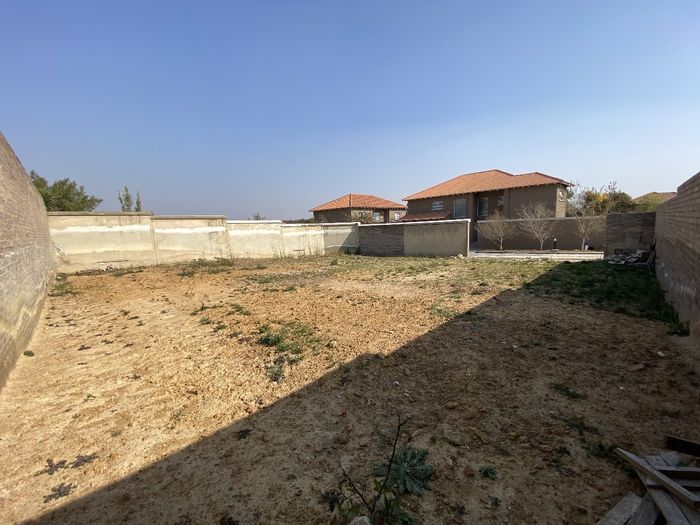 Vacant Land Residential for Sale in Craigavon: 8 stands with full services installed.