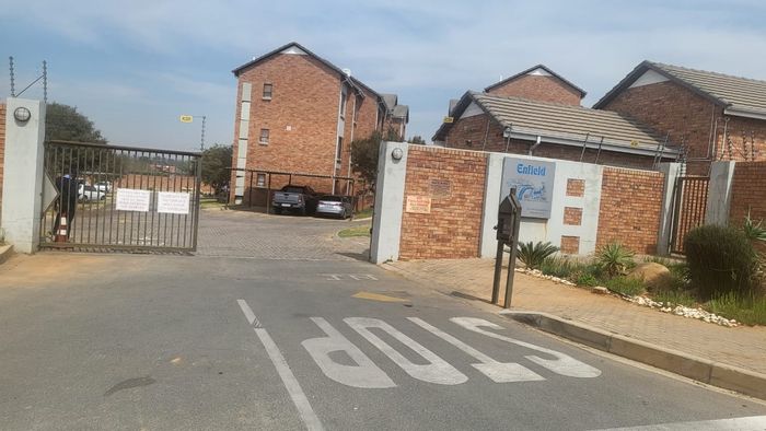 Property #ENT0276977, Apartment rental monthly in Olivedale