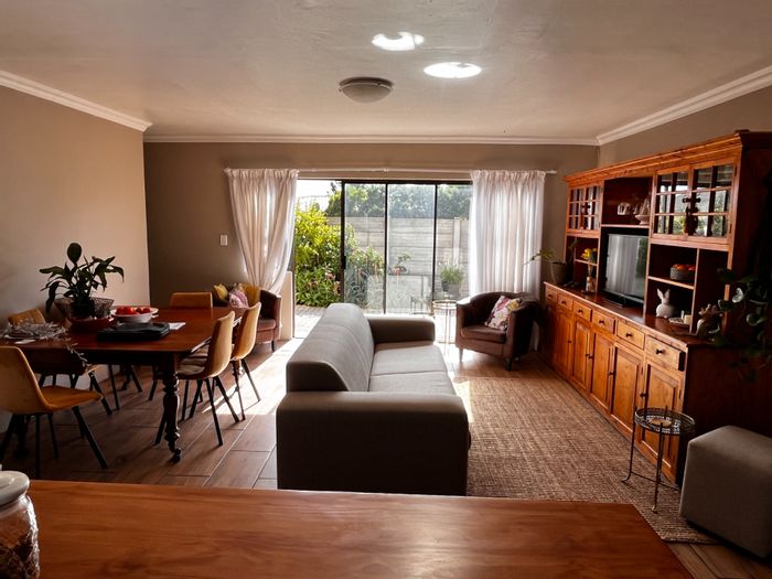 For Sale: Classic Family Home in Lamberts Bay Central with Braai Room & Double Garage