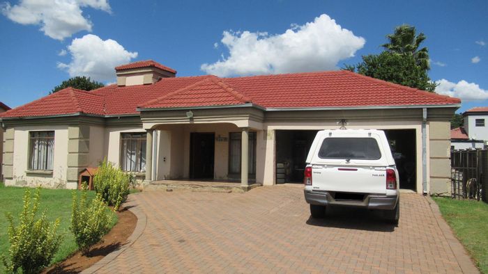Property #ENT0276909, House for sale in Vaalpark