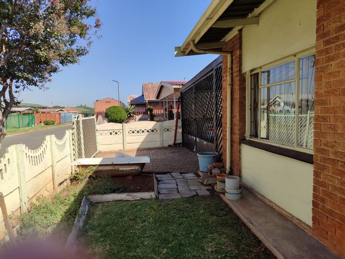 Property #ENT0277064, House for sale in Actonville