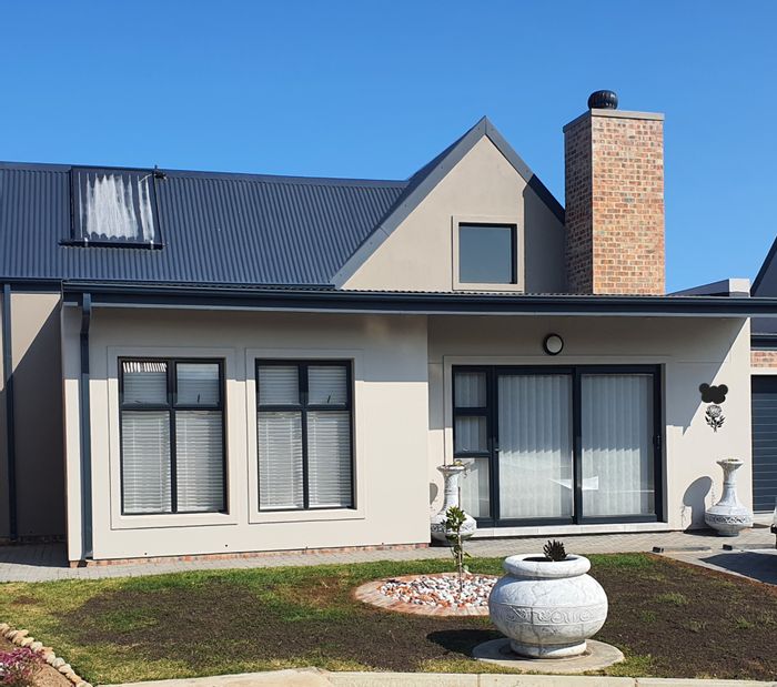 For Sale: Modern 2-Bedroom House in Secure Karookraal, Hartenbos Central, Near Beach & Shops