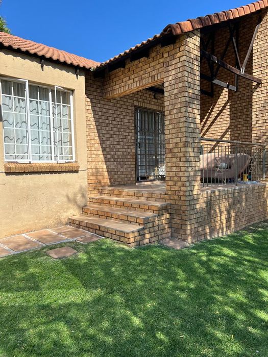 Property #ENT0277005, Townhouse for sale in Moreleta Park