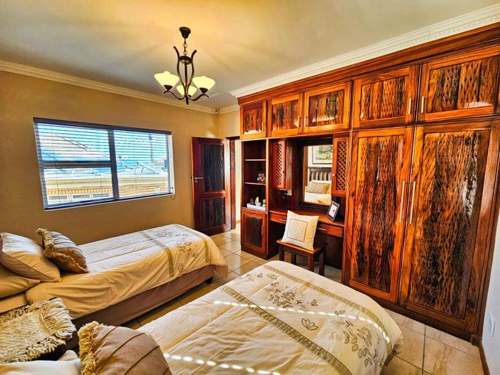 Herolds Bay House For Sale: 4 beds, eco-friendly, lift, sea views, flatlet.