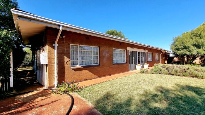 House for Sale in Ventersdorp Central: 3 Bedrooms, garden, garage, near amenities.