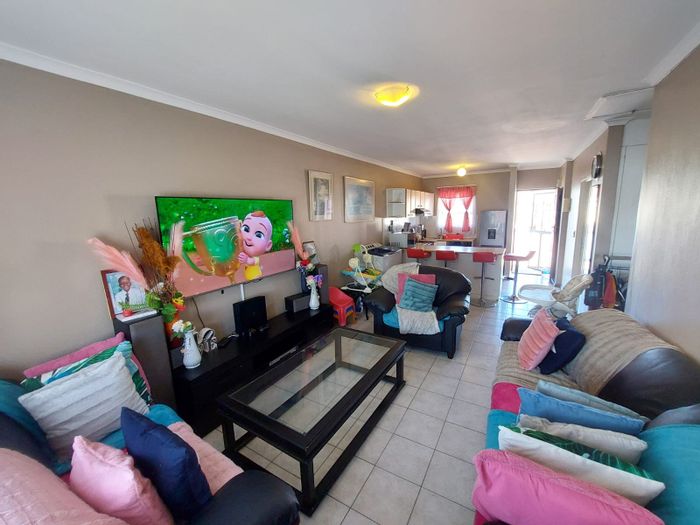 Whispering Pines Apartment For Sale: 2 Bedrooms, Garage, Pool, Braai Area.