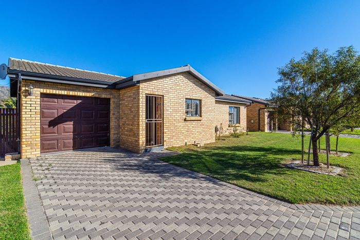 Property #ENT0277306, Townhouse for sale in Fairview Golf Estate